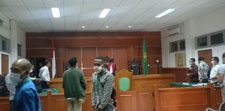 Sidang Praperadilan Alberth Ouwpoly, Baca Kesimpulan, PH Optimis Hakim Kabulkan Gugatannya Hakim Tunggal Datu H. Jahyadiningrat, SH memimpin sidang praperadilan yang diajukan pemohon tersangka Kadis Pendidikan Alor (Nonaktif) Alberth Ouwpoly terhadap pemohon Kepala Kejaksaan Negeri Alor, Samsul Arif, SH.,MH, Rabu (26/1) di PN Kalabahi.