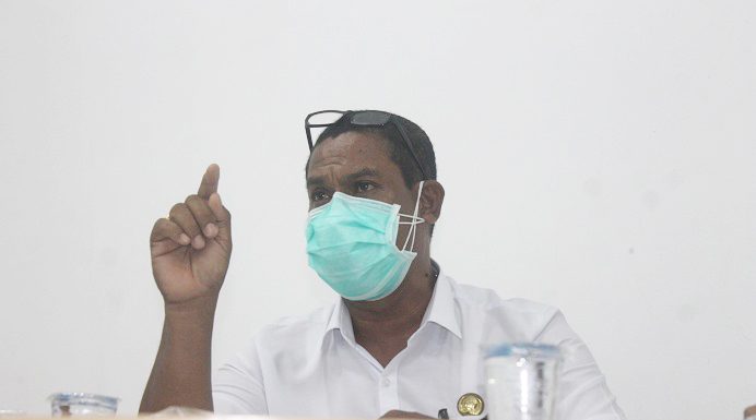 Plt Kadisdik Alor Optimis Output Ujian Tahun Ini Menggembirakan Asisten I Setda Alor sekaligus Plt Kepala Dinas Pendidikan Kabupaten Alor, Ferdy I. Z Lahal, SH, ketika hadir dalam rapat bersama Komisi III DPRD Alor belum lama ini.