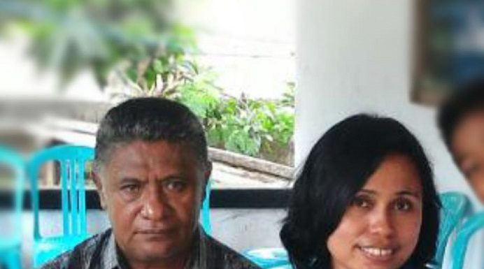Jhon Pulingmahi Tegaskan Utang Istrinya Sudah Dibayar Rp 14 Juta, Sisa Rp 11 Juta Kepala BKPSDM Kabupaten Alor, Jhon Pulingmahi (kiri) dan istrinya Linda Nuha Sina. (Sumber Foto: Istimewa).