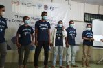 Thresher Shark Indonesia Lantik 20 Pemuda Alor Menjadi Champion di Bidang Pengelolaan Proyek Konservasi Co Founder and Program Coordinator Thresher Shark Indonesia, Dewi Ratna Sari memberikan sertifikat kepada peserta champion usai diresmikan menjadi Champion di bidang pengelolaan proyek konservasi.