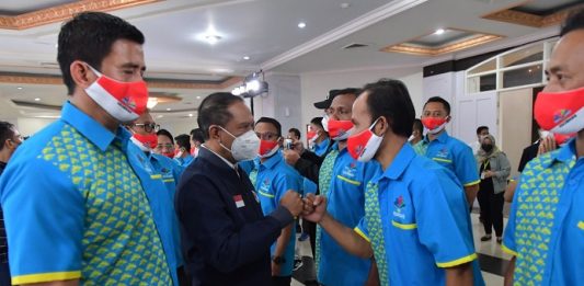 Menpora Lantik Putra Alor Jemy Padakama Jadi Korwil IGORNAS Bali Nusra Menpora Zainudin Amali melantik Pengurus Pusat dan Pengurus Provinsi IGORNAS Masa Bakti 2021- 2025 di Auditorium Wisma Kemenpora, Senayan Jakarta Pusat, Kamis (10/3). Putra Alor, NTT Jemy M. A Padakama, S.Pd (foto ketiga kanan) dilantik menjadi Korwil IGORNAS Bali Nusra.