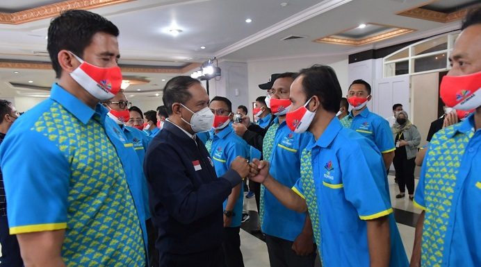 Menpora Lantik Putra Alor Jemy Padakama Jadi Korwil IGORNAS Bali Nusra Menpora Zainudin Amali melantik Pengurus Pusat dan Pengurus Provinsi IGORNAS Masa Bakti 2021- 2025 di Auditorium Wisma Kemenpora, Senayan Jakarta Pusat, Kamis (10/3). Putra Alor, NTT Jemy M. A Padakama, S.Pd (foto ketiga kanan) dilantik menjadi Korwil IGORNAS Bali Nusra.