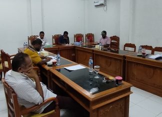 DPRD Alor Gelar RDP dengan Kadis PUPR dan Bapelitbang Bahas Pembangunan Jalan Pureman Ketua Komisi III DPRD Alor Dony M. Mooy memimpin RDP dengan Kadis PUPR Alor dan Sekretaris Bapelitbang Alor, Rabu (23/3) di ruang Komisi III, membahas masalah pembangunan ruas jalan menuju Kecamatan Pureman.