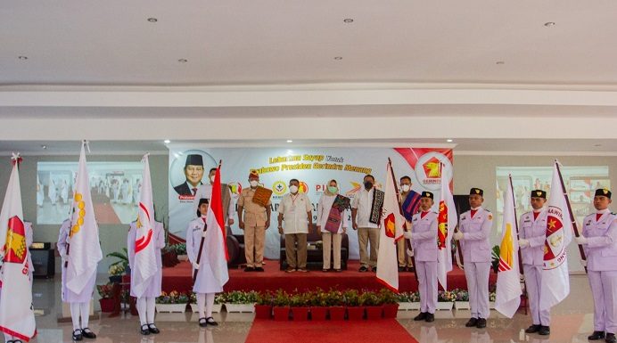 Rakorda Organisasi Sayap Partai Gerindra NTT Usung Tema Prabowo Presiden, Gerindra Menang Pemilu 2024 Ketua DPD Gerindra NTT Esthon Foenay dan Ketua Umum GEKIRA non aktif Fary Djemy Francis dan jajaran pengurus Gerindra hadir dalam acara Rakorda Organisasi Sayap Partai Gerindra NTT, Sabtu (9/4/2022) di Convention Hall Hotel Nekamese Kabupaten Kupang.