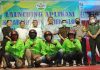 Alvonso Gorang Launching Aplikasi Kajek Alor, Layanan Transportasi Publik Berbasis Digital Perdana di Alor Pendiri KAJEK Alor Alvonso F. Gorang (tengah) dan Jhon Molina foto bersama para undangan dan driver ojek usai acara launching Aplikasi KAJEK Alor, Kamis (12/5) di Aula Watamelang.