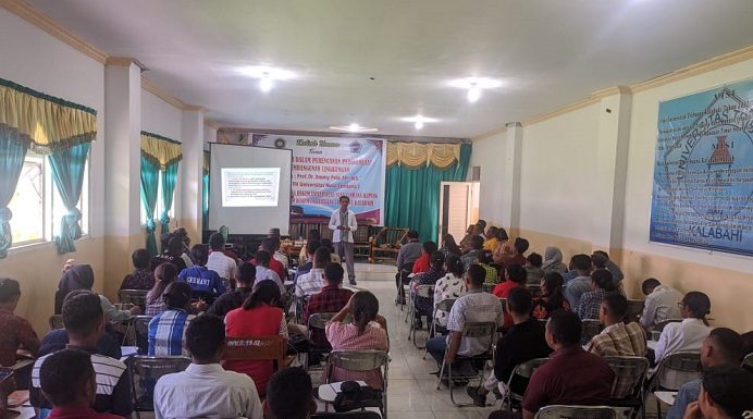 Fakultas Hukum Untrib dan Undana Gelar Kuliah Umum Tentang Aspek Hukum Lingkungan di Alor Suasana kuliah umum di aula Untrib Kalabahi, Jumat (10/6). (Foto: Mirna/tp).