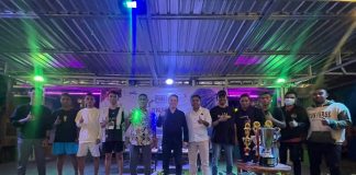 Ketua Umum ESI Alor Rocky Winaryo Buka Turnamen Game Online di Kalabahi Ketua Umum ESI Cabang Kabupaten Alor Rocky Winaryo bersama Pengurus ESI foto bersama usai acara pembukaan turnamen ESI tahun 2022, Kamis (14/7) di Papy Coffe, Kalabahi Kota.