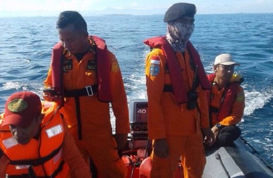 Seorang Warga Dilaporkan Tenggelam Hilang di Pelabuhan Maritaing Gambar: Ilustrasi Pencarian korban. (Foto: merdeka.com).