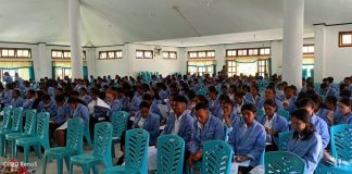 Untrib Lepas 318 Mahasiswa Ikut KBPM di 41 Desa 318 Mahasiswa KBPM Untrib tahun 2022 sedang serius mengikuti materi pembekalan KBPM pada Rabu (6/7) di Aula Gereja Pola, Kalabahi Kota.