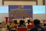 Julie Laiskodat dan Kementan Bimtek Peningkatan Kapabilitas Petani Cabai di Alor Dr. Tony Basuki sedang memberikan Bimtek kepada Petani Cabai Alor di Auditorium Simphony Hotel, Kalabahi, Rabu (20/7) siang.