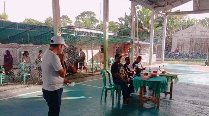 Saksikan Serunya Partai Semifinal Turnamen Futsal VDV Cup I di Kalabahi Ketua Panitia Futsal VDV Cup I, Alimudin Sengaji sedang memberikan sambutan di acara pembukaan Futsal VDV Cup I, tanggal 4 Juli di Lapangan Marlon Futsal Wetabua.