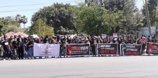 Notaris dan PPAT di Seluruh NTT Gelar Aksi Protes ke Polda atas Penetapan Tersangka Albert Riwukore Pimpinan dan Staf Notaris-PPAT di Kota Kupang menggelar aksi solidaritas memprotes penetapan TSK Albert Riwukore oleh Penyidik Polda NTT. Aksi ini dilakukan secara serentak di seluruh NTT pada Rabu (10/8). (Foto: doc tribuanapos.net).