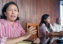 Video Full, Konpers Rumah Harapan GMIT Terkait Penanganan Kasus Kekerasan Seksual 11 Anak di Alor Ketua RH Sinode GMIT Fredrika Tadu Hungu, S.Th.,M.H (kiri), saat jumpa pers, Jumat (9/9) di Resto Mama, Kalabahi.