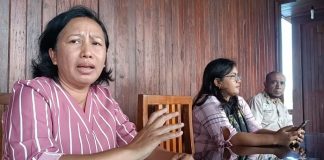 Video Full, Konpers Rumah Harapan GMIT Terkait Penanganan Kasus Kekerasan Seksual 11 Anak di Alor Ketua RH Sinode GMIT Fredrika Tadu Hungu, S.Th.,M.H (kiri), saat jumpa pers, Jumat (9/9) di Resto Mama, Kalabahi.