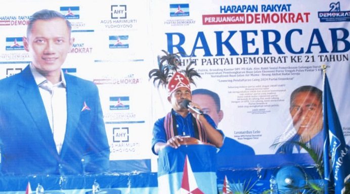 Demokrat Alor Usul 3 Nama Bacaleg DPRD Provinsi dan 2 Nama Bacaleg DPR RI di Pemilu 2024 Ketua DPC Partai Demokrat Kabupaten Alor, Lukas Reiner Atabuy ketika berpidato pada pembukaan Rakercab di Kalabahi, tanggal 9 September 2022.