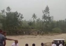 Aksi Heroik Gubernur NTT Selamatkan Anak dan Ayahnya yang Terjebak Banjir Aksi heroik Gubernur Viktor Laiskodat selamatkan dua anak dan ayahnya yang terjebak banjir di Desa Supul Kecamatan Kuatnana Kabupaten TTS, Senin 31 Oktober 2022.