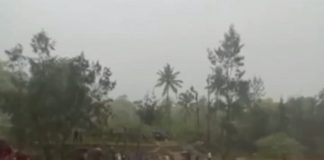 Aksi Heroik Gubernur NTT Selamatkan Anak dan Ayahnya yang Terjebak Banjir Aksi heroik Gubernur Viktor Laiskodat selamatkan dua anak dan ayahnya yang terjebak banjir di Desa Supul Kecamatan Kuatnana Kabupaten TTS, Senin 31 Oktober 2022.