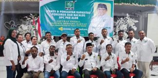 PKB Alor Optimistis Machris Mau dan Taufiq Nampira Rebut Kursi DPRD NTT di Pileg 2024 DPC PKB Alor pose bersama usai rapat kerja partai, Kamis (8/12/2022) di Aula Watamelang, Kalabahi.