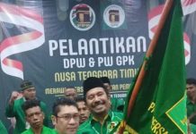 PPP Siap Usung Abdul Madjied Nampira Bertarung di Pilkada Alor 2024 Abdul Madjied Nampira (kanan) mengahadiri suatu acara PPP Provinsi NTT di Kota Kupang belum lama ini. (Foto: doc tribuanapos.net).
