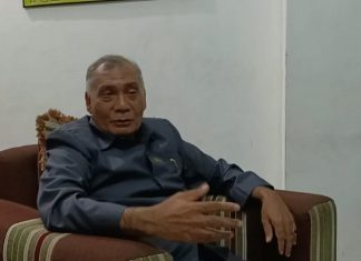 Respon Insiden di Paripurna, Wakil Ketua DPRD Alor: Saya Tidak Pukul Enny, Saya Sayang Dia ko Wakil Ketua DPRD Alor, Sulaiman Singh, SH. (Foto: tribuanapos.net/demas).