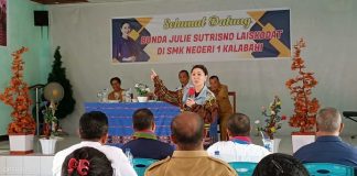 Kunker ke SMK Negeri 1 Kalabahi, Julie Laiskodat Minta Siswa Promosi Pariwisata Julie Sutrisno Laiskodat kunker ke SMK Negeri 1 Kalabahi Alor, Senin (20/2) di Kalabahi.