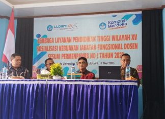 Kepala LL Dikti-XV Minta Dosen di NTT Fokus Mengejar Karier Kabag Umum LLDIKTI-XV Abdurrahman Abdullah ketika menghadiri kegiatan Sosialisasi Jabatan Fungsional Dosen dari Direktorat Kelembagaan dan Sumber Daya Dikti di Aula Kampus Untrib, Rabu (17/5/2023) di Kalabahi, Alor.
