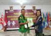 Daftar Bacaleg di KPU Alor, PPP Optimistis Raih 5 Kursi Untuk Usung Abdul Majid Nampira di Pilkada Alor 2024 Wakil Ketua DPC PPP Kabupaten Alor Abdul Gani Rapid Jou (kiri) ketika menyerahkan berkas pengajuan Bacaleg PPP kepada Ketua KPU Alor Maria Goreti Padu Keray, Minggu (14/5) untuk diperiksa tim Verifikasi KPU. Hasil pemeriksaan tim, berkas Bacaleg PPP dinyatakan diterima oleh KPU.