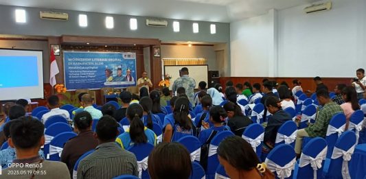 Ratusan Pemuda Alor Ikut Workshop Literasi Digital dari Kementerian Kominfo Workshop literasi digital oleh Kementerian Kominfo di Aula Kopdit Cita Hidup, Kalabahi, Alor, Jumat (19/5).