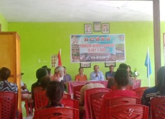 SD GMIT di Alor ini tidak Bagi Rapor Siswa Gegara Orang Tua Belum Lunasi Uang Pembangunan Pagar Sekolah Acara Pembagian Rapor di SD GMIT 33 Moru 1, Jumat (16/6). Acara itu pihak sekolah sepakat bahwa sekolah tidak akan membagi Rapor kepada siswa yang orang tuanya belum melunasi uang pembangunan pagar sekolah. (Foto: doc tribuanapos.net).