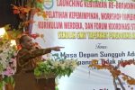 Bupati Alor Marah Besar Negara Tak Peduli Ratusan Sekolah GMIT di NTT Gambar: Bupati Alor Drs. Amon Djobo, M.AP ketika reaksi geram dan marah melihat ratusan sekolah GMIT di Alor NTT yang tidak diperhatikan oleh negara melalui intervensi APBN selama ia menjabat Bupati Alor dua periode. Reaksi kemarahan Bupati ini terlihat saat sambutan di acara launching re-branding kebijakan pendidikan GMIT oleh Yayasan Pingdoling Alor, Senin (10/7) di Aula Gereja Pola Kalabahi, Alor. (Foto: doc tribuanapos.net/dm).