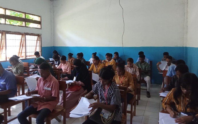 424 calon Mahasiswa Baru gelombang pertama dan kedua mengikuti tes masuk di Untrib Kalabahi. (Foto: tribuanapos.net).