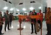 Yapenkris Pingdoling Alor Launching Re-Branding Kebijakan Pendidikan GMIT Asisten II Setda NTT Ganef Wurgiyanto, A.Pi di dampingi Bupati Alor Drs. Amon Djobo, M.AP, Ketua Yapenkris Pingdoling Alor Dr. Fredik A. Kande, Ketua BPP GMIT Pdt. Jahja A. Milu dan para Ketua-ketua Klasis di Tribuana Alor, memukul gong tanda dibukanya launching re-branding kebijakan pendidikan GMIT, Senin (10/7) di Aula Pola Tribuana, Kalabahi.