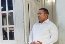 Yerimoth Bantara, Anak Kampung Kolana Alor yang Sukses Jadi Advokat di Jakarta Yerimoth Bantara, SH.,M.H ketika memperkenalkan dirinya kepada keluarga Alor, Minggu (22/7) petang di Rumah Jacob Banik, Batutenata, Kalabahi.