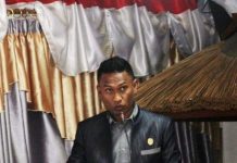 Di-PAW dari Anggota DPRD Alor, Dony Mooy Siap Gugat PSI di PTUN Kupang Sekretaris Fraksi Persatuan Nurani Alor Dony Menase Mooy sedang membacakan pandangan fraksi dalam sidang paripurna DPRD Alor tahun 2021. (Foto: doc tribuanapos.net).