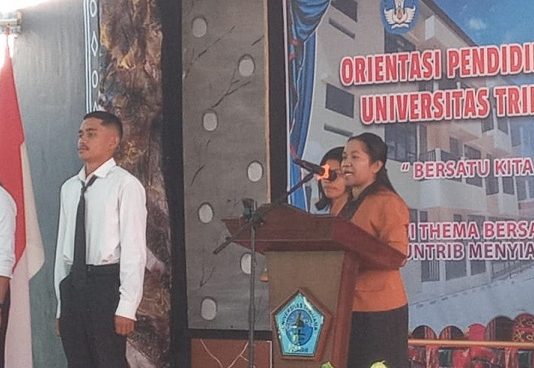 Buka ORDIK Untrib 2023, Rektor Pastikan Tak Ada Perpeloncoan Wakil Rektor I Adolfina Oualeng, M.Th. PAK membuka acara Ordik Untrib tahun 2023, Kamis (31/8) di Lopo Untrib, Batunirwala. (Foto: doc tribuanapos.net).