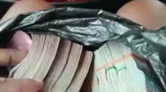 Dugaan Money Politic Kembali Terjadi di Alor Tangkapan layar video dugaan Money Politik yang terjadi di Kabupaten Alor.