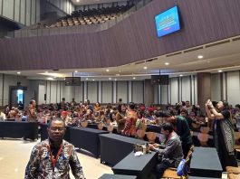 Ketua Yapenkris Pingdoling Alor Hadiri Konferensi Pendidikan Kristen dan Gereja di Tangerang Dr. Fredrik Abia Kande menghadiri acara konferensi pendidikan Kristen dan Gereja yang berlangsung di Universitas Pelita Harapan, Lipo Karawaci Tangerang, Selasa (23/7).