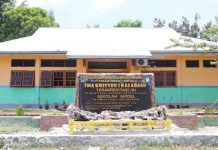 Ratusan Sekolah GMIT di Alor Terancam Krisis Guru Majelis Sinode GMIT melalui Yapenkris Pingdoling Alor menetapkan SMA Kristen 01 Kalabahi sebagai sekolah GMIT yang terakreditasi unggul.