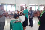 Yapenkris Pingdoling Alor Kembali Angkat Guru Misionaris GMIT Guru Misionaris GMIT menandatangani kontrak dengan Yapenkris Pingdoling Alor pasca diperhadapkan pada Minggu (4/8) di Jemaat GMIT Mail Eheng Mali. (Foto: doc tribuanapos.net).