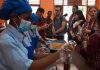 Produk UMKM Siswa SMKN Bukapiting Alor Dapat Perhatian World Bank Tim World Bank saat kunjungan di ruang produksi SMK Negeri Bukapiting di Jln. Waisika, Desa Waisika, Kecamatan Alor Timur Laut, Alor, Kamis (6/2).
