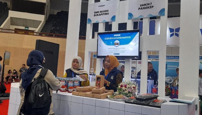 Foto; saat promosi Abon Ikan Tuna “Baulei” di Pameran Indo Livestock di Jakarta. (Foto: doc tribuanapos.net). 