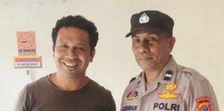 Andreas Gomang Dipolisikan, Diduga Fitnah Pejabat Dinas Kesehatan Alor Anter Alorasta (kiri), mengadukan Andreas Gomang ke Polres Alor, Sabtu (22/3) di Kalabahi. (Foto: doc tribuanapos.net/).