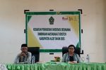 Buka Kegiatan Moderasi Beragama, Kepala Kemenag Optimis Alor Jadi Contoh Kabupaten Moderasi Beragama Terbaik di Indonesia Kepala Kantor Kementerian Agama Kabupaten Alor Drs. Mansur Bakri Samah, M.Pd (kiri) di dampingi Kepala Seksi Urusan Agama Kristen Lim Christiani Talitakumi Riwoe Odja, M.Th, membuka kegiatan Penggerak Moderasi Beragama Bimas Kristen, Rabu (28/5) di Aula Kantor Kemenag Alor. (Foto: doc tribuanapos.net/dm).