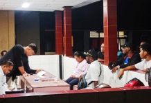 Anggota DPRD Alor Lapor Pemred Warta Alor ke Polisi Atas Dugaan Pemerasan Uang 25 Juta Anggota DPRD Alor Dedi Mario Mailehi di dampingi keluarga melaporkan Pemred Wartaalor.com ke Polres Alor, Senin 2 Juni 2025. (Foto: doc tribuanapos.net/ersn).