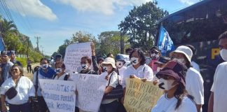 GAMKI NTT Desak Hakim PN Kupang Vonis Hukuman Maksimal Terhadap Eks Kapolres Ngada, Terdakwa Percabulan Anak LSM Sakshinor dan GAMKI NTT unjuk rasa di depan PN Kupang, Senin 7 Juli 2025 menuntut eks Kapolres Ngada FWLS dihukum berat. (Foto: doc GAMKI NTT).