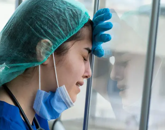Tiga Dokter PPPK PW di Alor Mengundurkan Diri Gegara Dapat Gaji Rp 300 Ribu/Bulan Gambar: Ilustrasi Dokter. (Sumber: bbc.com).