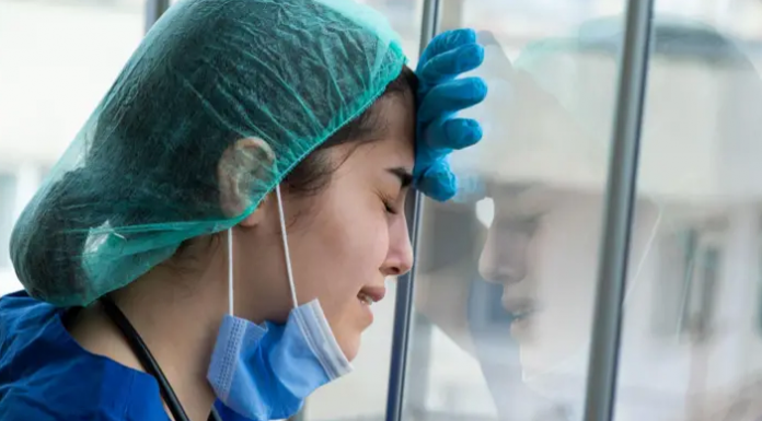 Tiga Dokter PPPK PW di Alor Mengundurkan Diri Gegara Dapat Gaji Rp 300 Ribu/Bulan Gambar: Ilustrasi Dokter. (Sumber: bbc.com).