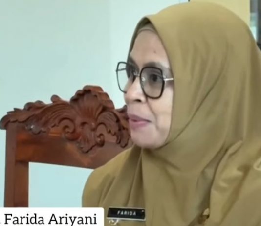 459 Nakes Suka Rela Alor-NTT Bekerja Tanpa Insentif Daerah Kepala Dinas Kesehatan Alor, dr. Farida Ariyani, ketika menghadiri rapat dengar pendapat dengan Komisi 3 DPRD, Rabu (28/1). (Foto: doc Bro Mike).