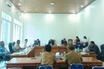 Penantian Panjang, Pemkab Alor Akhirnya Anggarkan Ruas Jalan Joy-Manetwati Komisi 3 DPRD menggelar RDP dengan Kadis PUPR Alor, Christian Djahila, membahas rencana usulan pembangunan jalan, irigasi dan bendungan ke Kementrian PU, Dirjen Bina Marga dan Dirjen SDA, Selasa (10/3) di kantor DPRD, Batunirwala. (Foto: doc Komisi 3 DPRD).