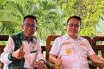 Dituduh Ketua DPRD Alor Hanya Urus Jalan-Jalan ke luar Daerah, Wakil Bupati: Itu Fitnah Gambar: Ketua DPRD Alor Paulus Buche Brikmar (kiri) dan Wakil Bupati Alor Rocky Winaryo (kanan). (Sumber Foto: Facebook Buche Brikmar).